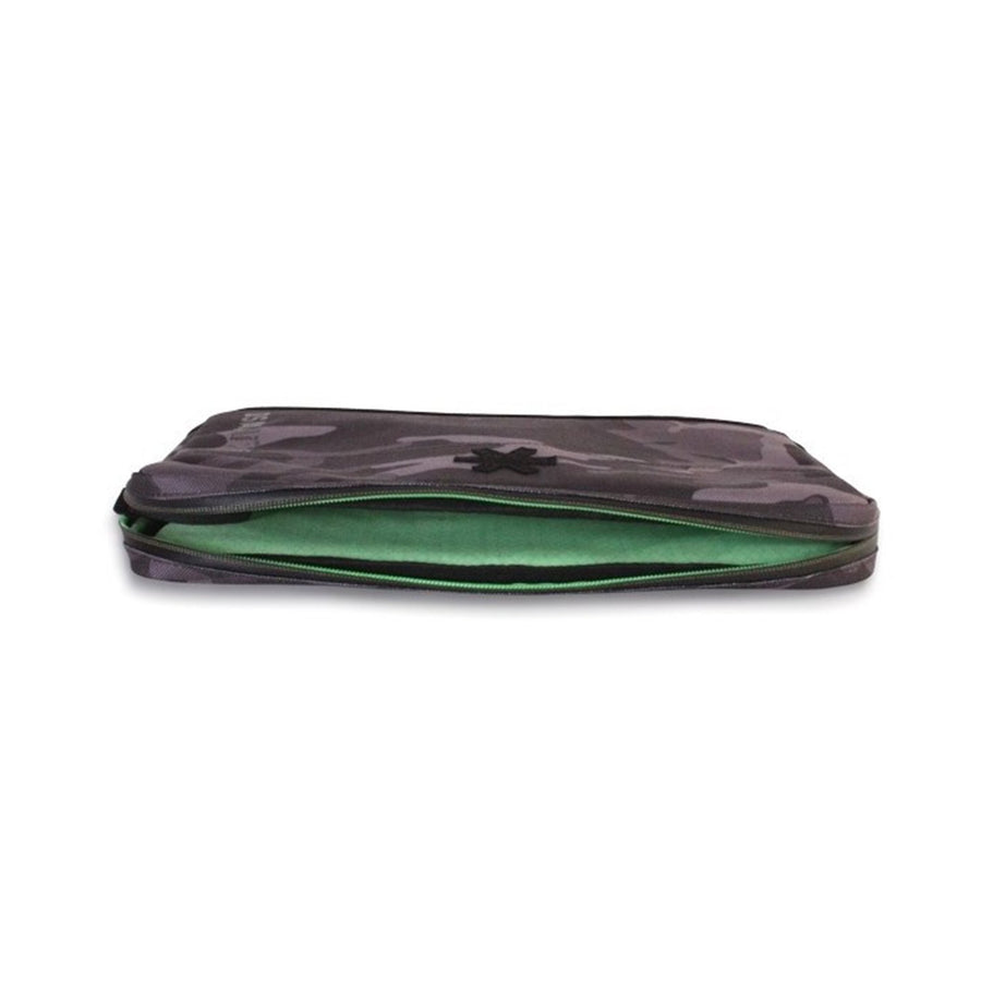 Funda Portatil 15 Osaka Big Job Night Camo